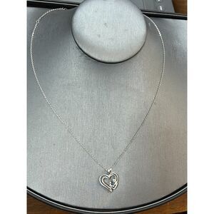 Kay Jewelers Jane Seymour mother/child open heart necklace